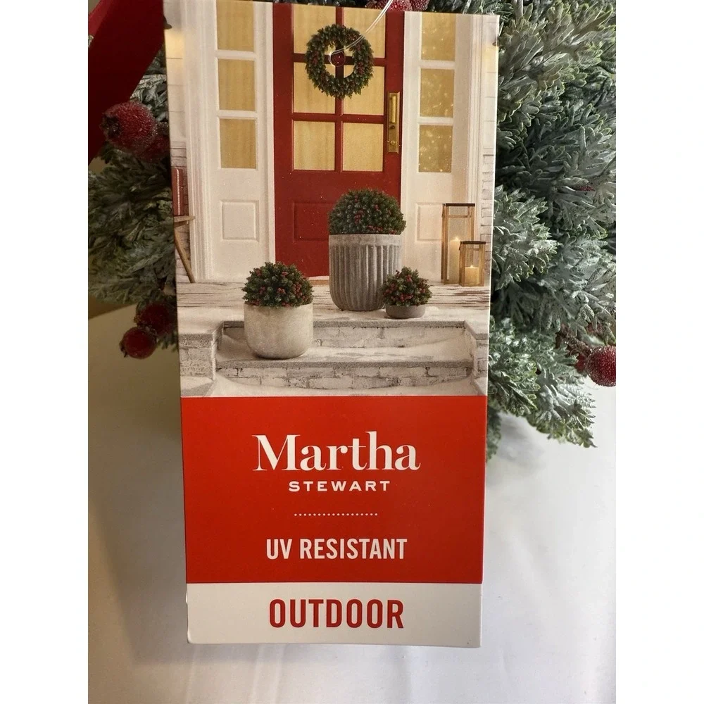 Martha‎ Stewart Seasonal Decor Fir & Pip Berry 9